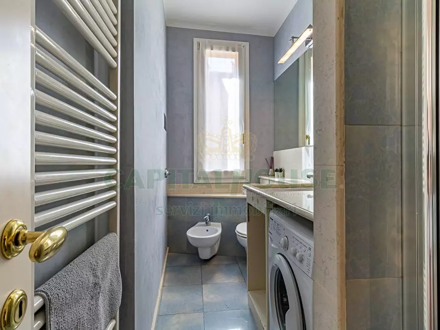 Immagine 14 di Appartamento in vendita  in Via Rialto a Bologna