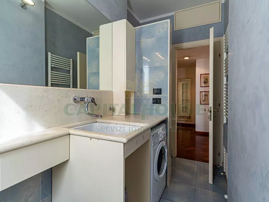 Immagine 15 di Appartamento in vendita  in Via Rialto a Bologna