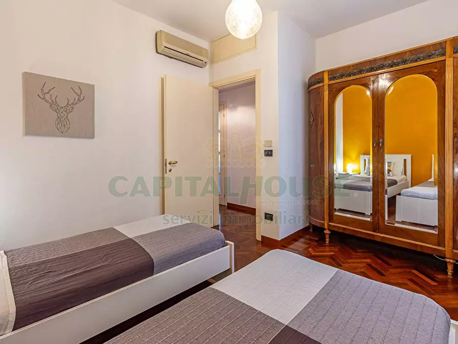 Immagine 17 di Appartamento in vendita  in Via Rialto a Bologna