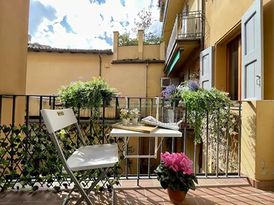 Immagine 21 di Appartamento in vendita  in Via Rialto a Bologna