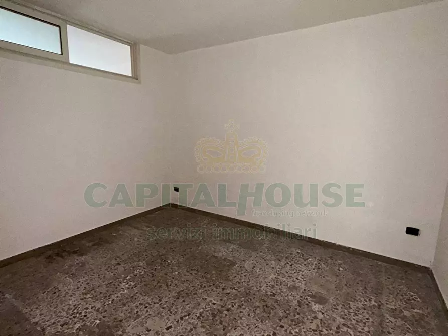 Immagine 5 di Magazzino in vendita  in saviano a Saviano