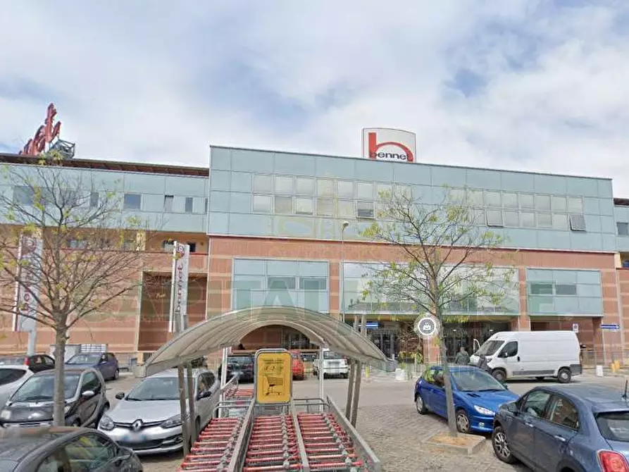 Immagine 1 di Locale commerciale in vendita  in Via XXV Ottobre a Forlimpopoli