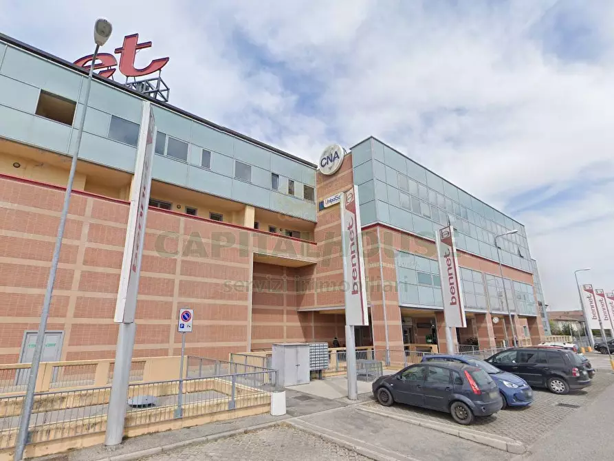 Immagine 3 di Locale commerciale in vendita  in Via XXV Ottobre a Forlimpopoli