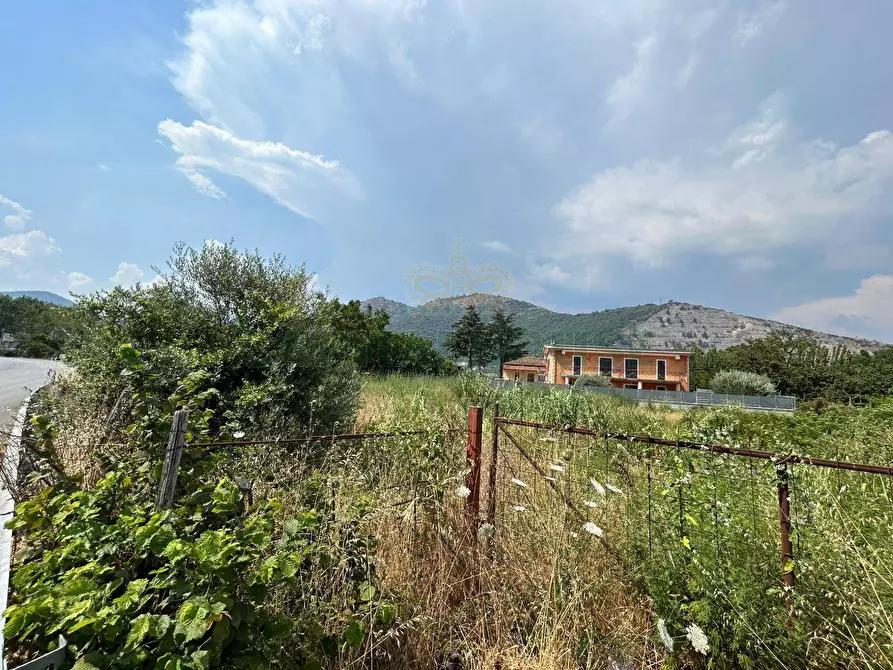 Immagine 1 di Locale commerciale in vendita  a Mercato San Severino