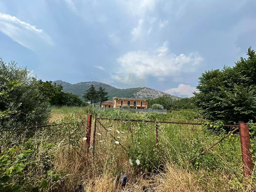 Immagine 2 di Locale commerciale in vendita  a Mercato San Severino