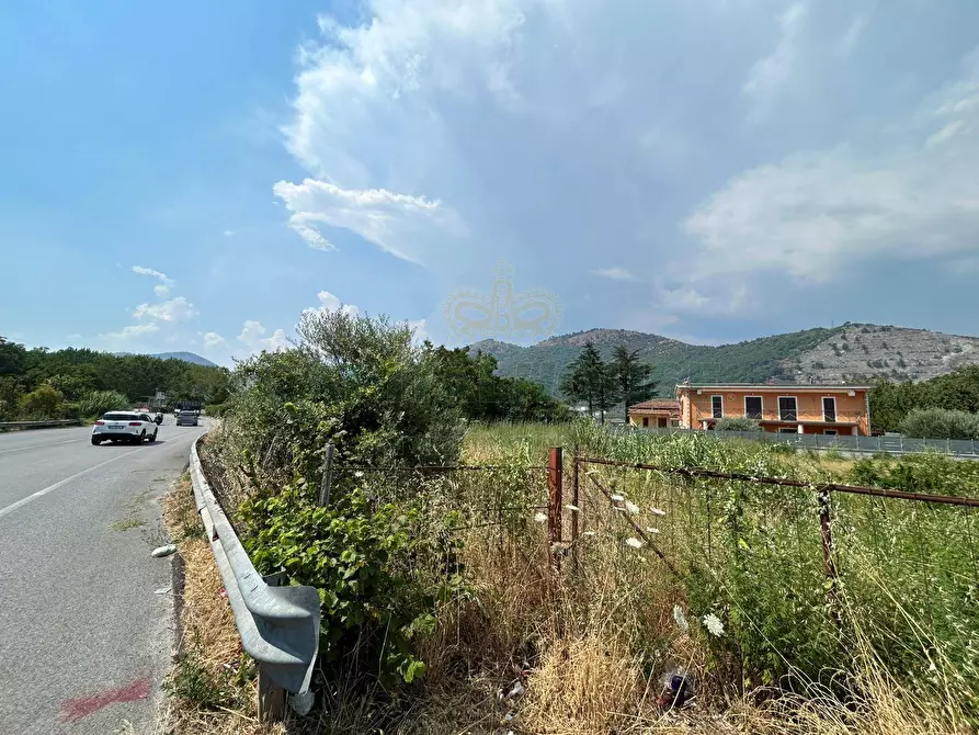 Immagine 5 di Locale commerciale in vendita  a Mercato San Severino