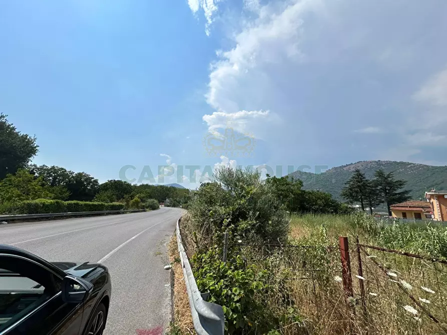 Immagine 9 di Locale commerciale in vendita  a Mercato San Severino