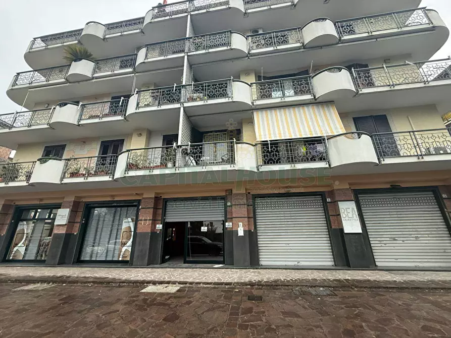 Immagine 2 di Locale commerciale in vendita  in via giovanni amendola a Mercato San Severino