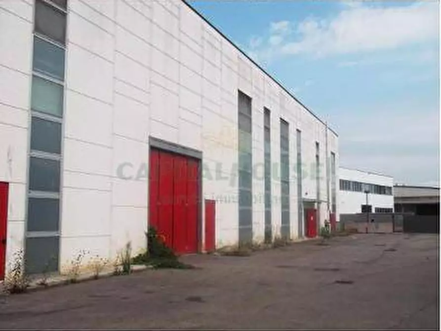 Immagine 2 di Capannone industriale in vendita  a Concorezzo