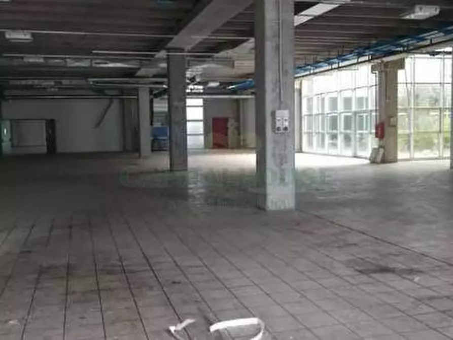 Immagine 12 di Capannone industriale in vendita  a Concorezzo