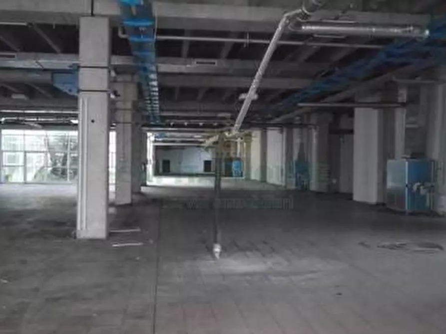 Immagine 15 di Capannone industriale in vendita  a Concorezzo