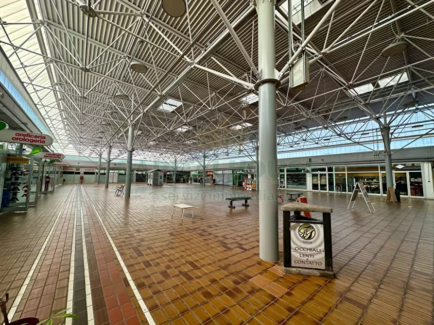 Immagine 14 di Locale commerciale in vendita  in Via Luigi Pirandello a Bologna