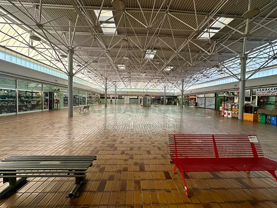 Immagine 13 di Locale commerciale in vendita  in Via Luigi Pirandello a Bologna