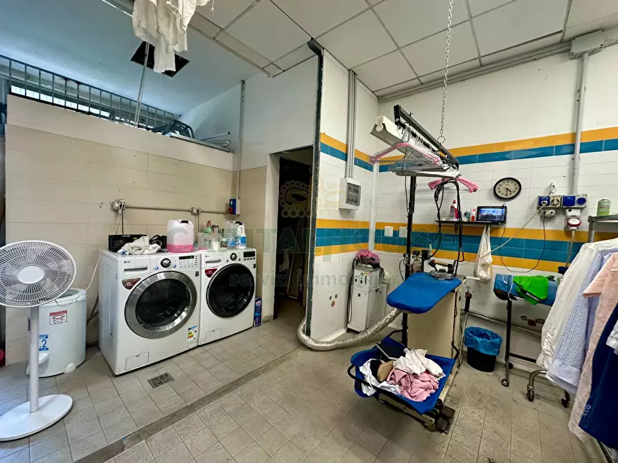 Immagine 11 di Locale commerciale in vendita  in Via Luigi Pirandello a Bologna