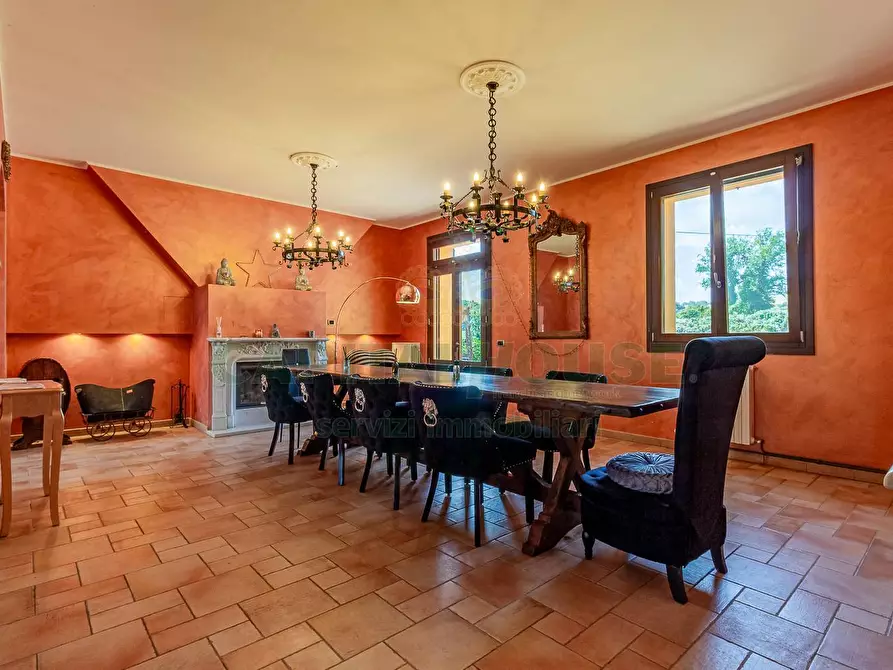 Immagine 13 di Villa in vendita  in via stanzano a Castel San Pietro Terme