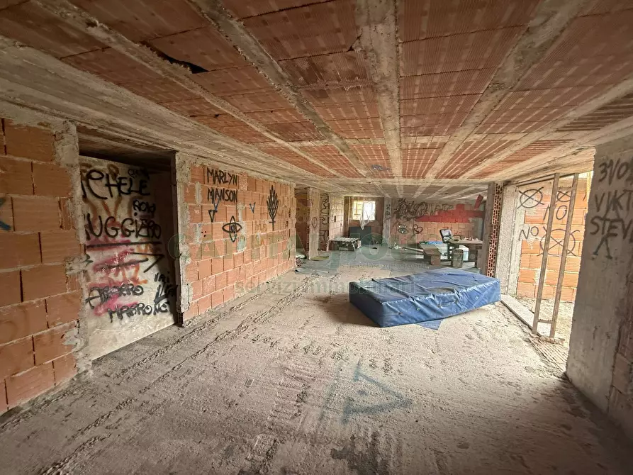 Immagine 16 di Palazzo in vendita  in Via Piave a Castel San Giorgio