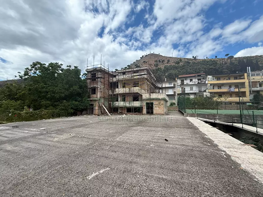 Immagine 2 di Palazzo in vendita  in Via Piave a Castel San Giorgio