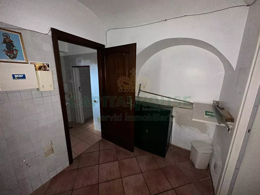 Immagine 10 di Locale commerciale in affitto  in piazza troiano caracciolo del sole a Cercola