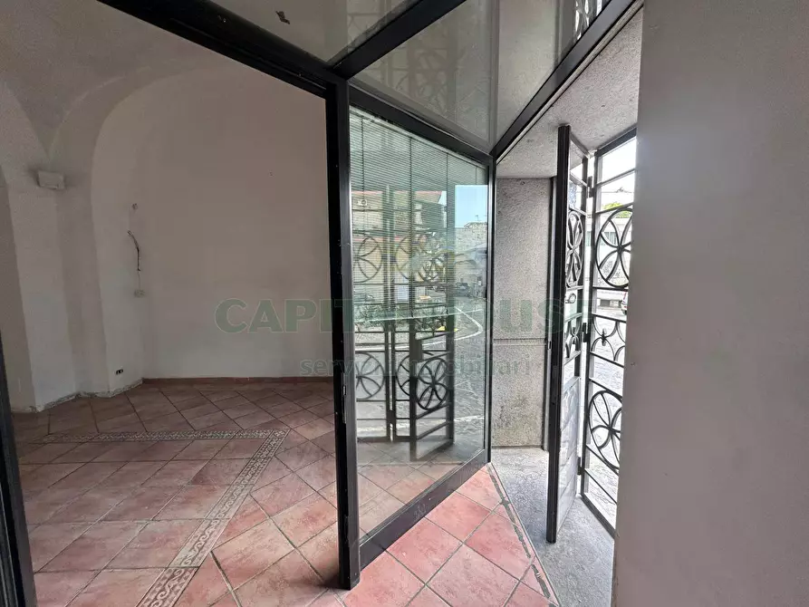 Immagine 13 di Locale commerciale in affitto  in piazza troiano caracciolo del sole a Cercola