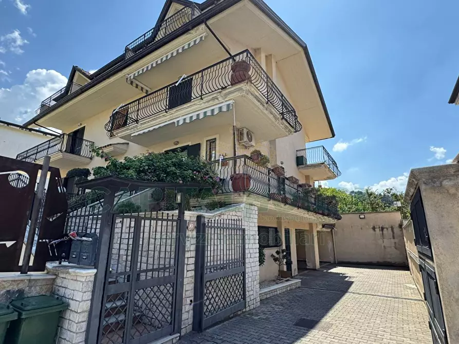 Immagine 1 di Villa in vendita  in quadrelle a Quadrelle