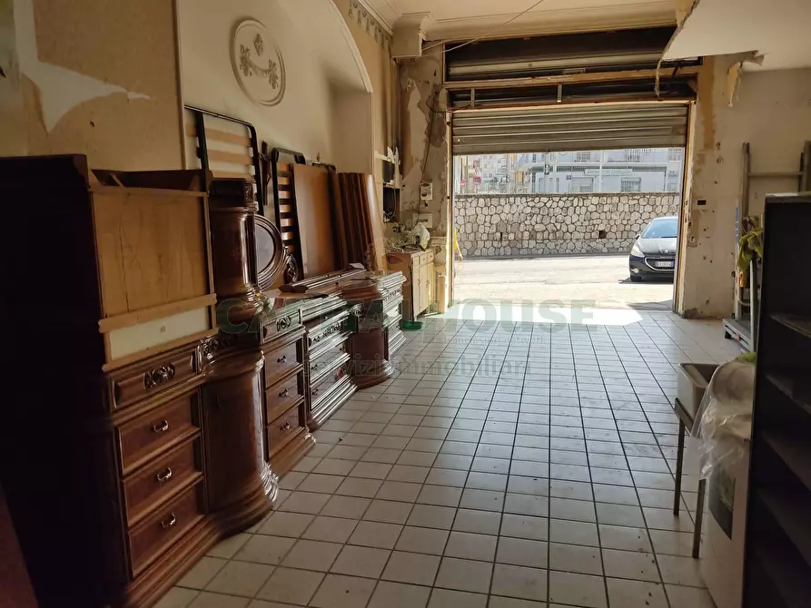 Immagine 2 di Locale commerciale in vendita  in baiano a Baiano