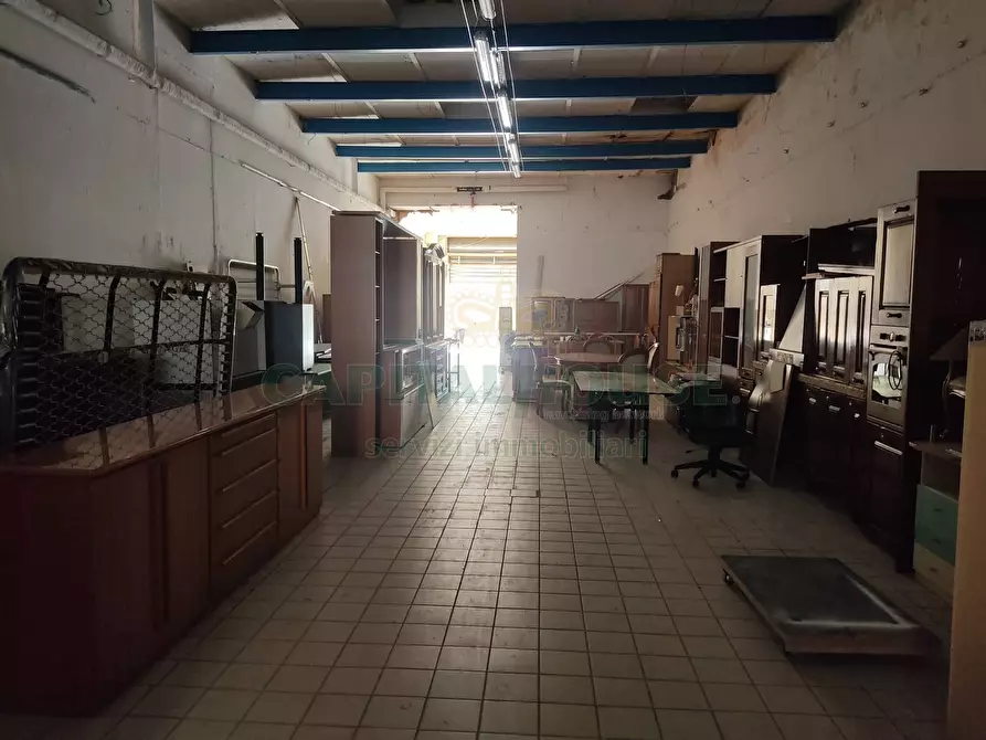 Immagine 5 di Locale commerciale in vendita  in baiano a Baiano