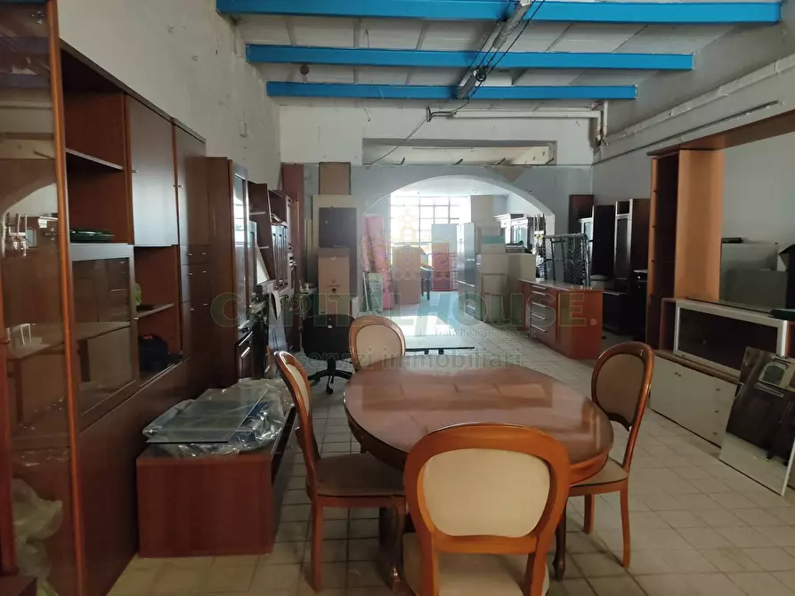 Immagine 7 di Locale commerciale in vendita  in baiano a Baiano