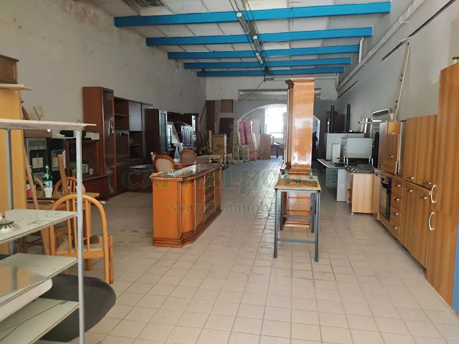Immagine 8 di Locale commerciale in vendita  in baiano a Baiano