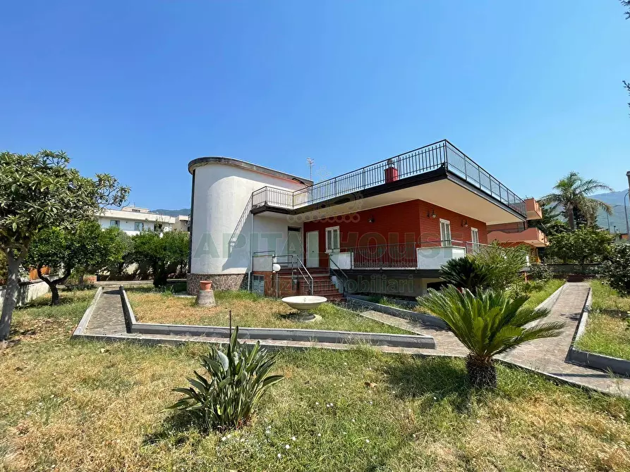 Immagine 4 di Villa in vendita  in avella a Avella