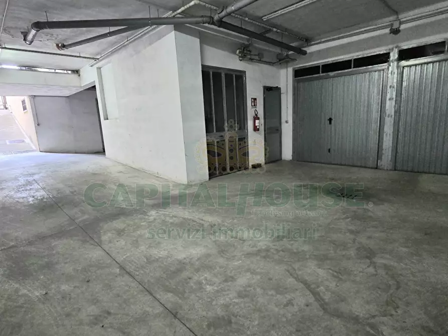 Immagine 41 di Appartamento in vendita  in Via Dei Funai a Capodrise