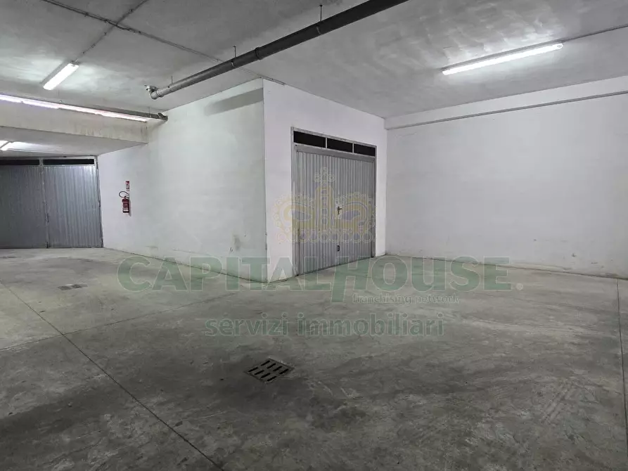 Immagine 43 di Appartamento in vendita  in Via Dei Funai a Capodrise