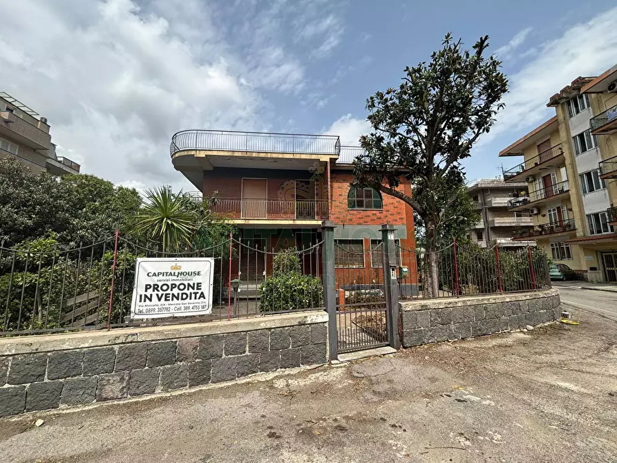 Immagine 2 di Villa in vendita  a Roccapiemonte