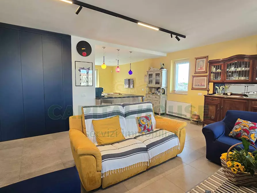 Immagine 9 di Appartamento in vendita  in Via Appia a Capodrise