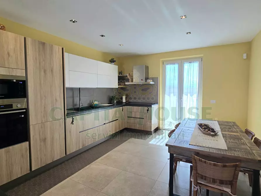 Immagine 7 di Appartamento in vendita  in Via Appia a Capodrise