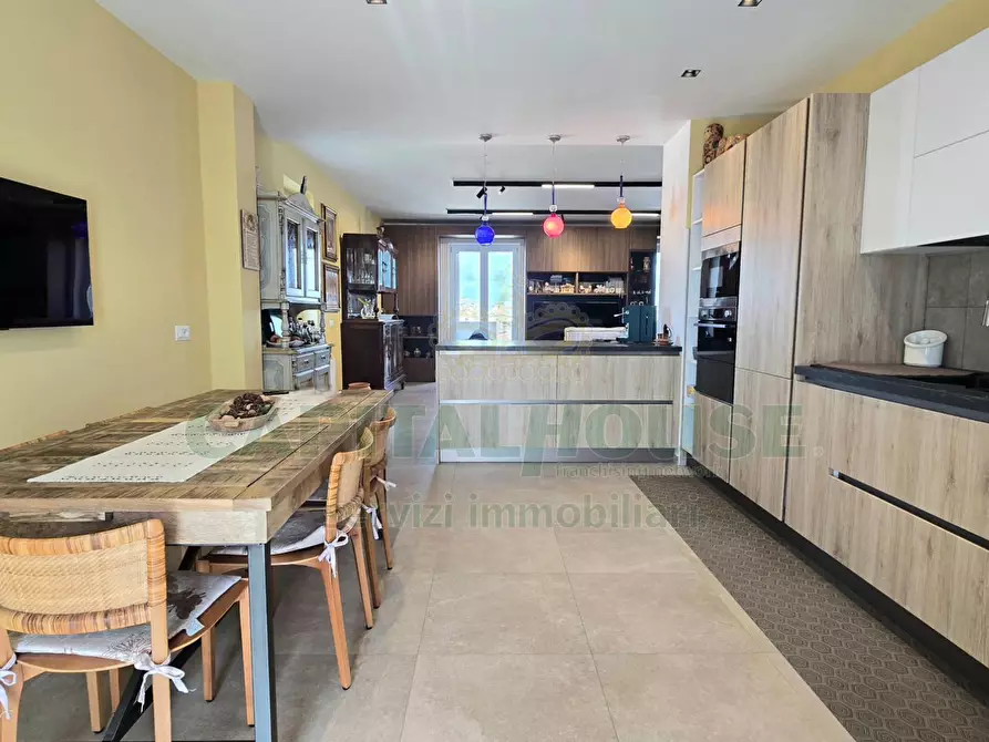 Immagine 6 di Appartamento in vendita  in Via Appia a Capodrise