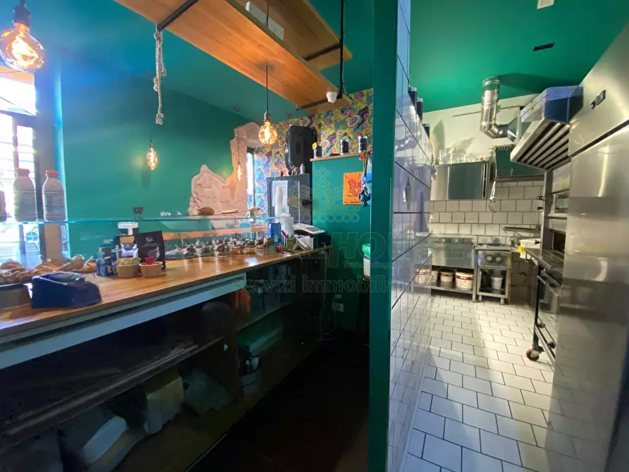 Immagine 7 di Attività commerciale in vendita  a San Vitaliano