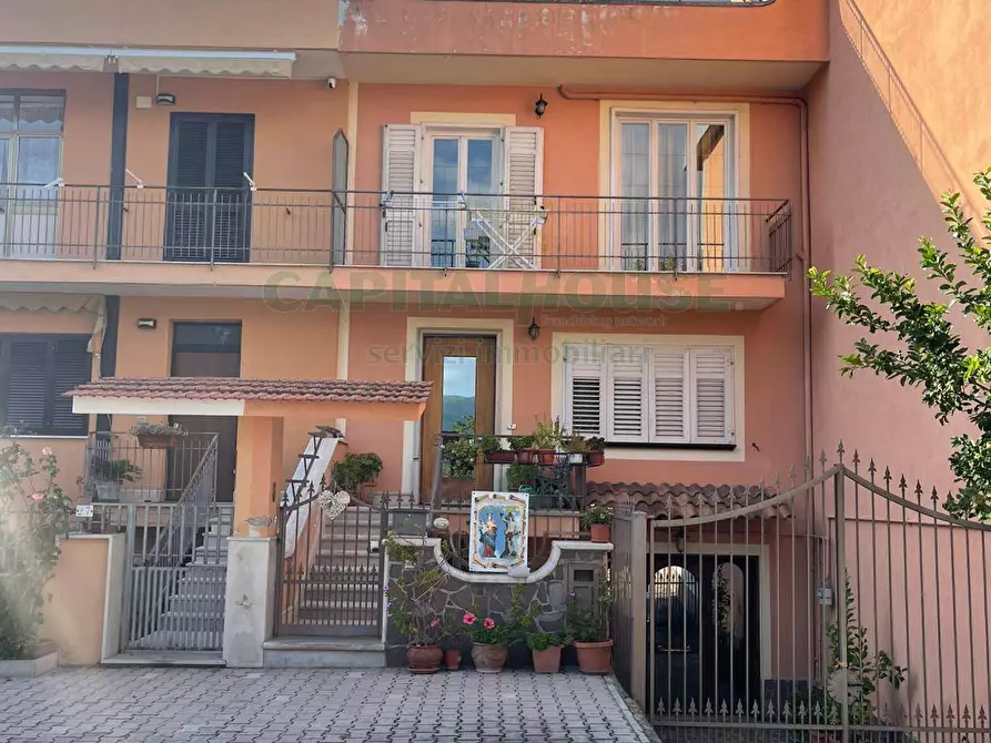 Immagine 1 di Villetta a schiera in vendita  in avella a Avella