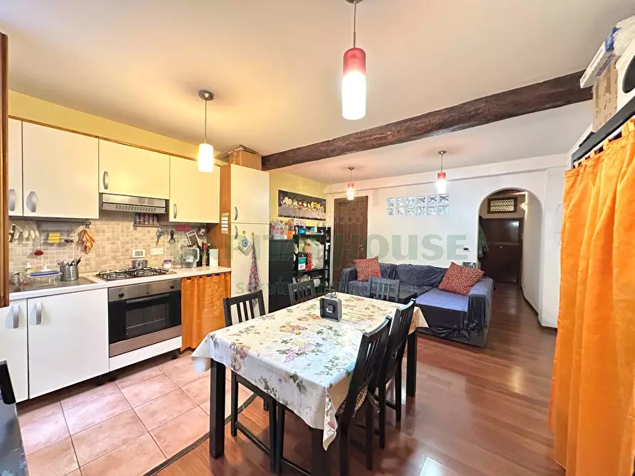 Immagine 5 di Appartamento in vendita  in Via San Carlo a Bologna