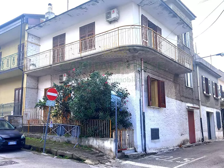 Immagine 1 di Casa semindipendente in vendita  in sirignano a Sirignano