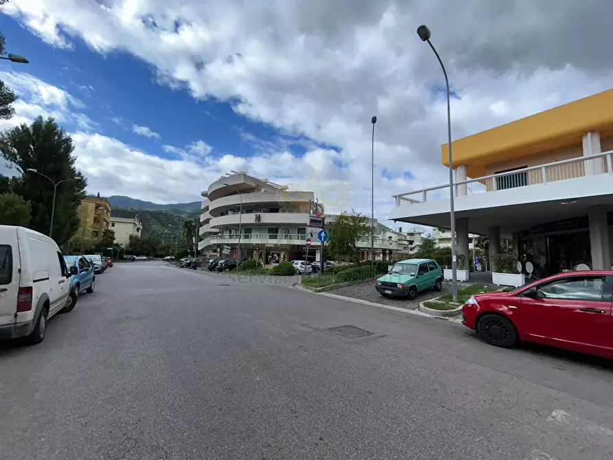 Immagine 2 di Locale commerciale in vendita  in Via Marcello a Mercato San Severino