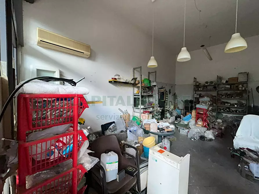 Immagine 10 di Locale commerciale in vendita  in Via Marcello a Mercato San Severino