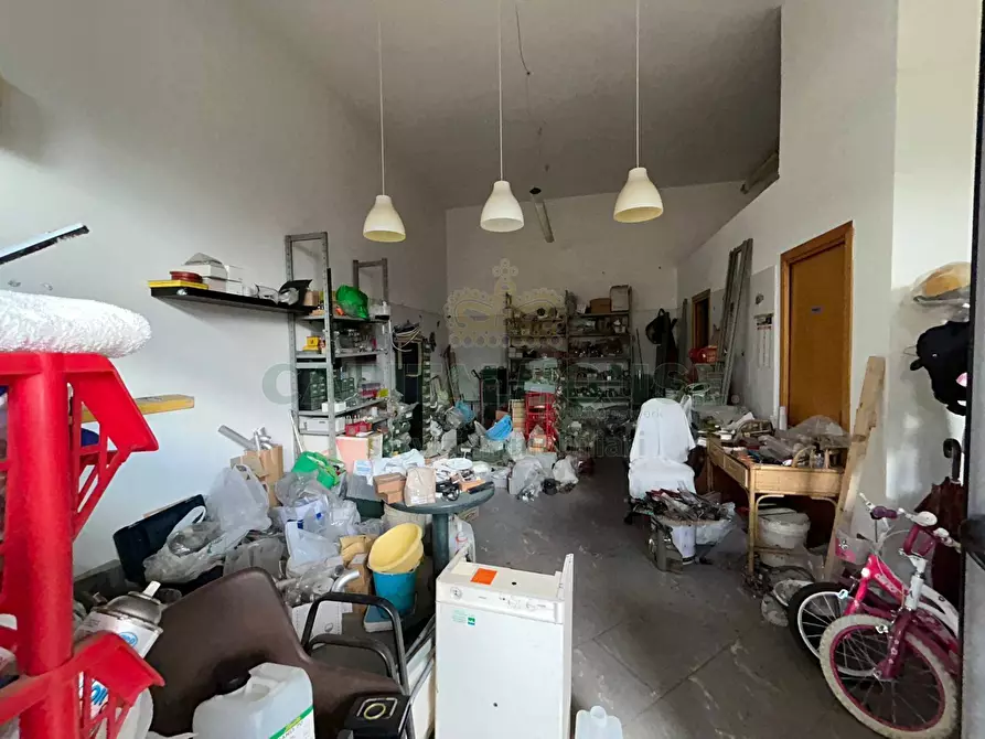 Immagine 11 di Locale commerciale in vendita  in Via Marcello a Mercato San Severino