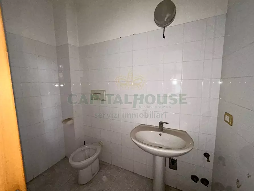 Immagine 15 di Locale commerciale in vendita  in Via Marcello a Mercato San Severino