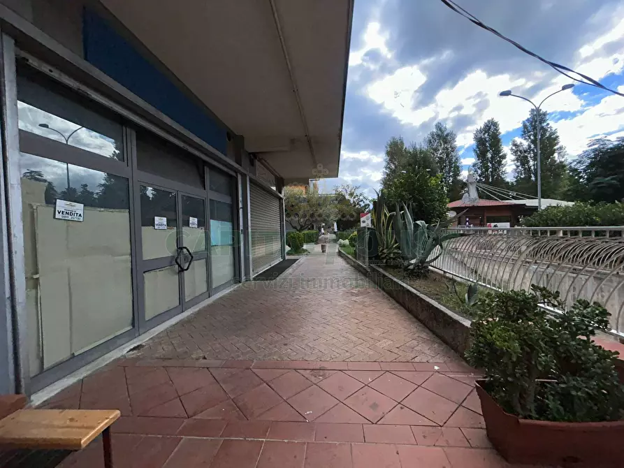 Immagine 7 di Locale commerciale in vendita  in Via Marcello a Mercato San Severino