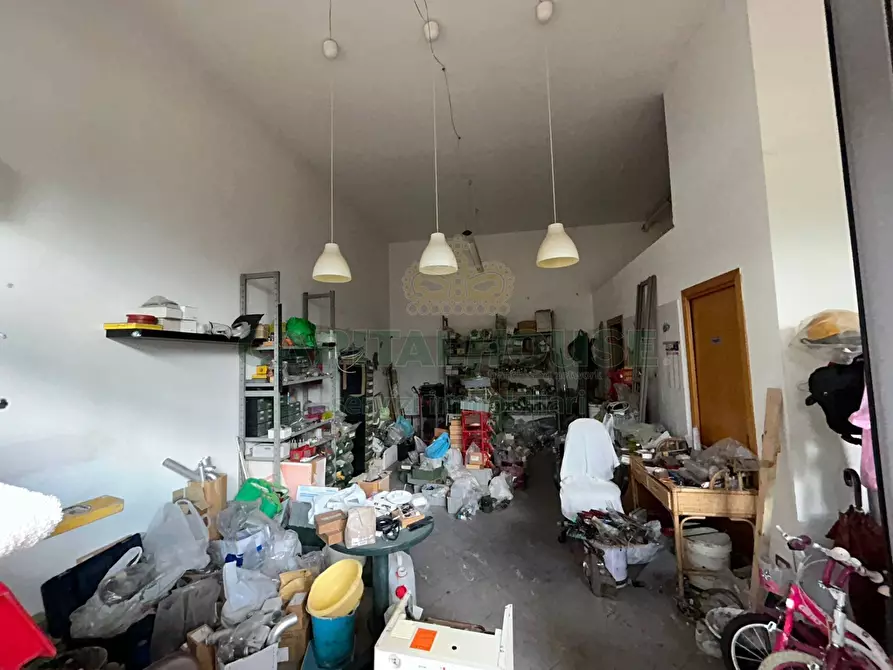 Immagine 14 di Locale commerciale in vendita  in Via Marcello a Mercato San Severino
