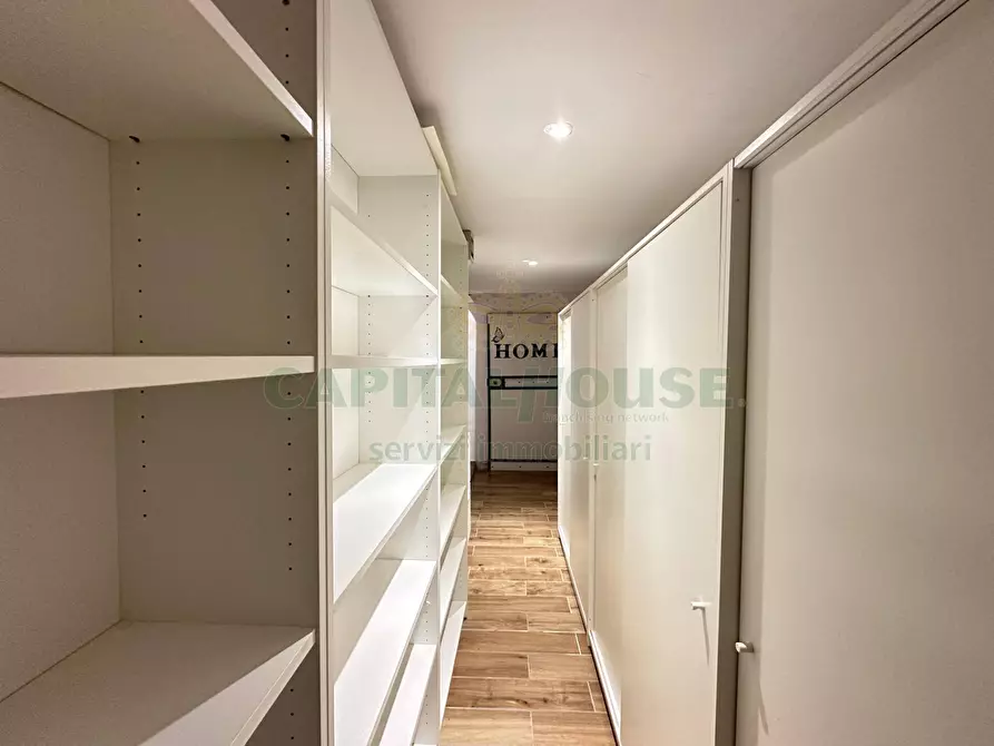 Immagine 5 di Cantina in vendita  in via de carracci a Bologna