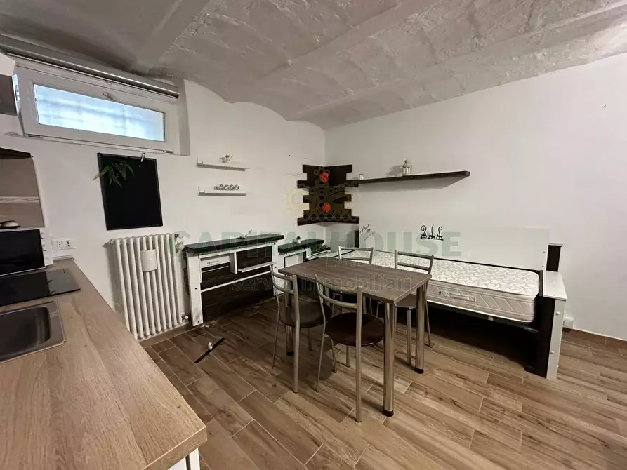 Immagine 4 di Cantina in vendita  in via de carracci a Bologna