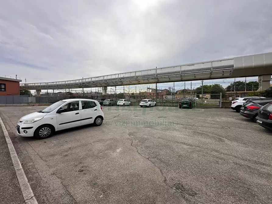 Immagine 16 di Cantina in vendita  in via de carracci a Bologna