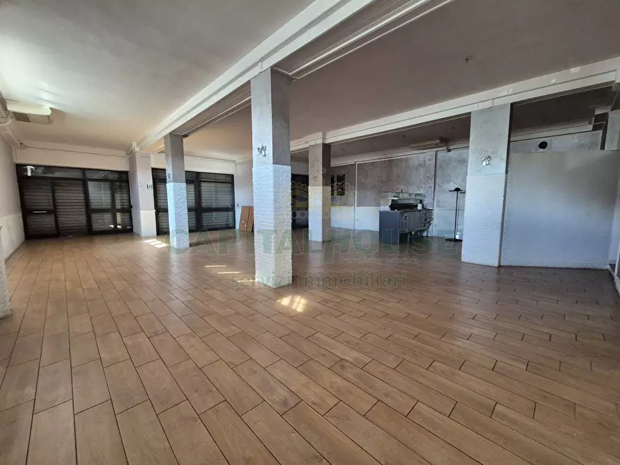 Immagine 8 di Attività commerciale in affitto  in Via Nola a Cercola