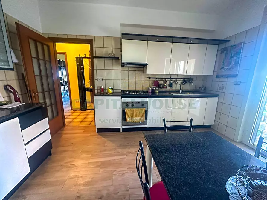 Immagine 10 di Appartamento in vendita  in Via Fuori Porta Roma a Capua